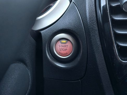 Used 2016 Nissan Juke SL image 11