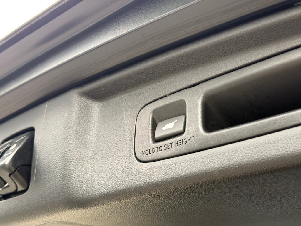 Used 2025 Honda CR-V EX-L image 9