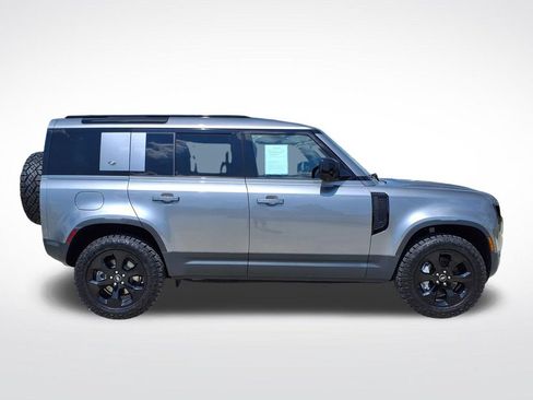 Used 2023 Land Rover Defender 110 SE AWD/4WD image 9