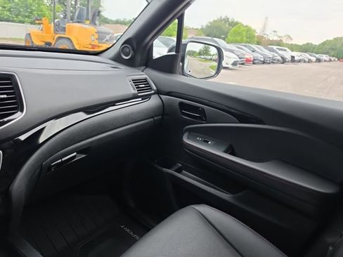 Used 2024 Honda Passport Black Edition image 11
