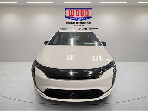 New 2027 Chrysler Pacifica Select FWD image 7