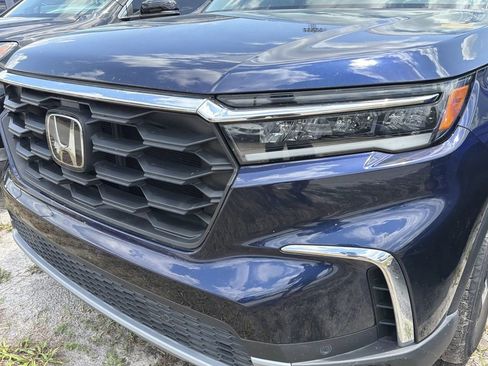 Used 2025 Honda Pilot EX-L image 4