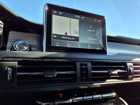 Used 2022 Lincoln Corsair AWD w/ Premium Package image 16