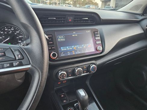Used 2024 Nissan Kicks SV image 16