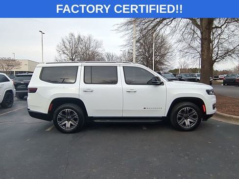 Certified 2024 Jeep Wagoneer Series II w/ Flexible Seating Group image 6