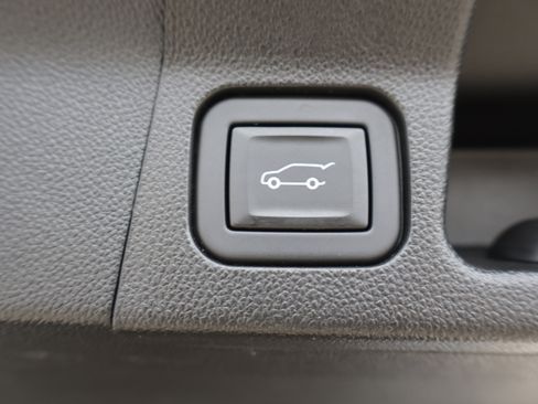 Used 2023 GMC Acadia SLE w/ Driver Convenience Package image 27