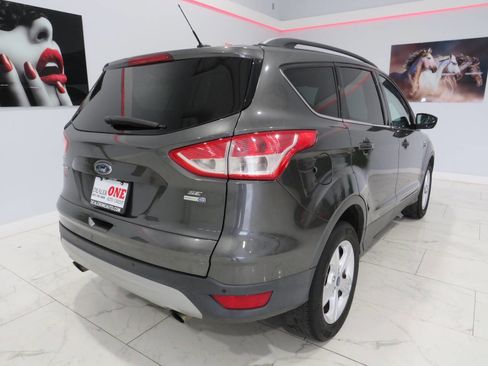Used 2016 Ford Escape SE w/ Equipment Group 201A AWD/4WD image 3