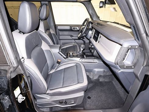 New 2025 Ford Bronco Outer Banks image 14