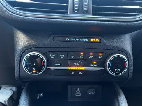 Used 2025 Ford Escape Active AWD/4WD image 27