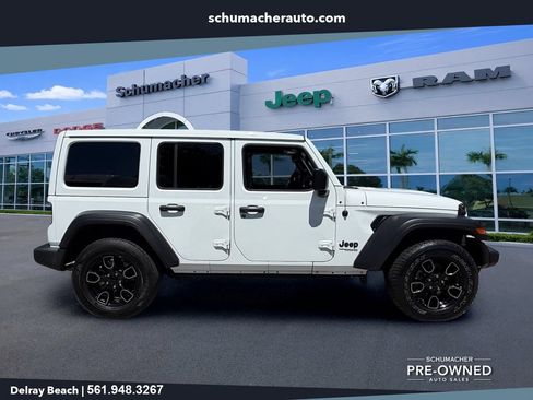 Used 2022 Jeep Wrangler Unlimited Sport w/ Sun And Sound Package AWD/4WD image 8