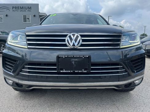 Used 2016 Volkswagen Touareg TDI AWD/4WD image 9
