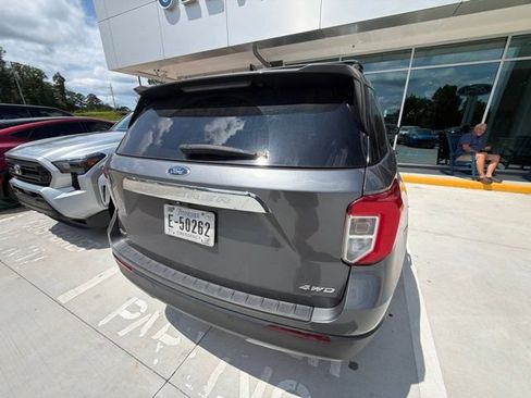 Used 2023 Ford Explorer XLT w/ Equipment Group 202A AWD/4WD image 17