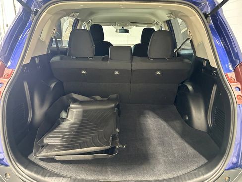 Used 2015 Toyota RAV4 LE w/ Four Season Floor Mat Package AWD/4WD image 15