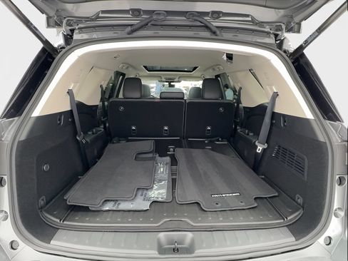 Used 2026 Nissan Pathfinder Platinum w/ Cargo Package FWD image 17