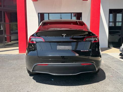 Used 2023 Tesla Model Y Performance AWD/4WD image 12