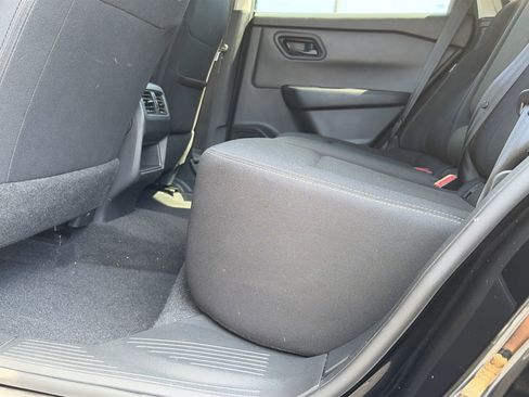 Used 2024 Nissan Rogue S AWD/4WD image 26