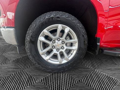 Used 2024 Chevrolet Silverado 1500 LT w/ Z71 Off-Road Package image 9