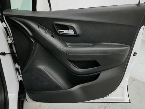 Certified 2019 Chevrolet Trax LS image 23