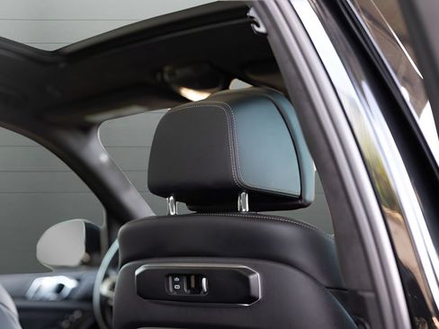 Used 2024 BMW X7 xDrive40i w/ M Sport Package AWD/4WD image 68