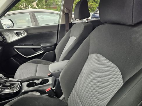 Used 2022 Kia Soul X-Line FWD image 11