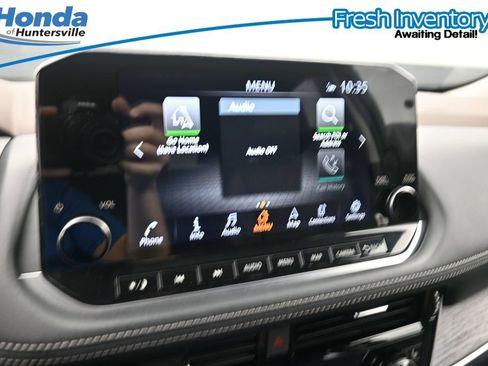 Used 2023 Nissan Rogue Platinum w/ Platinum Premium Package FWD image 21