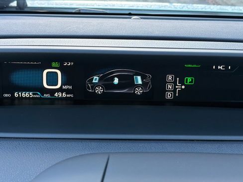 Used 2017 Toyota Prius Prime Premium image 36