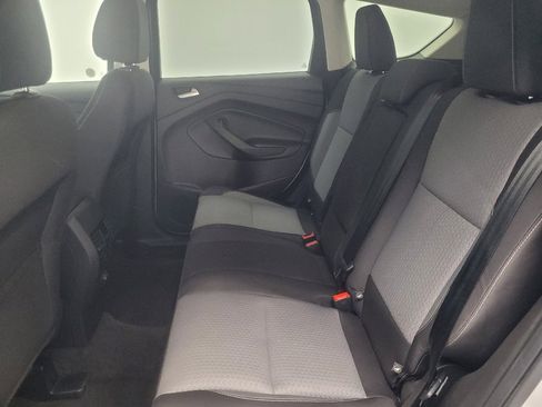 Used 2017 Ford Escape SE FWD image 18