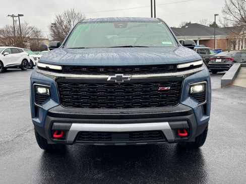 Used 2024 Chevrolet Traverse Z71 image 8