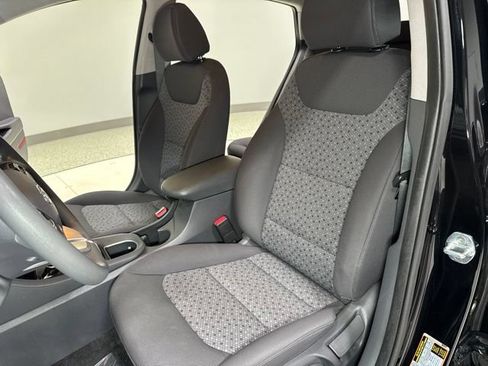 Used 2018 Hyundai Ioniq Blue FWD image 12