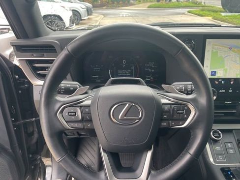 Used 2024 Lexus GX 550 w/ Cold Area Package AWD/4WD image 15