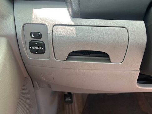 Used 2007 Toyota Camry XLE FWD image 13