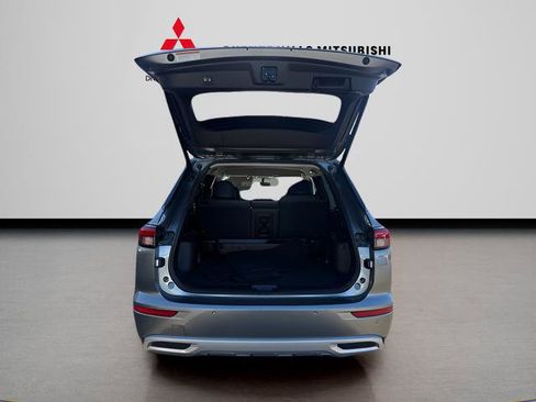 Used 2023 Mitsubishi Outlander ES image 9