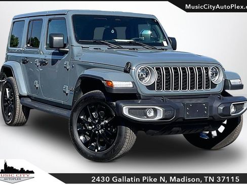 Used 2025 Jeep Wrangler Unlimited Sahara AWD/4WD image 1