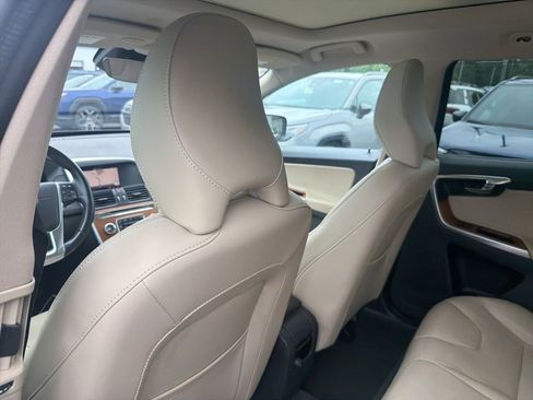 Used 2017 Volvo XC60 T6 Inscription w/ Preferred Option Package AWD/4WD image 18