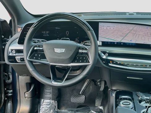 Used 2025 Cadillac Lyriq Luxury w/ LPO, Floor Liner Package AWD/4WD image 24