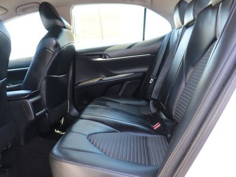 Used 2021 Toyota Camry SE w/ Carpet Mat Package (TMS) FWD image 13