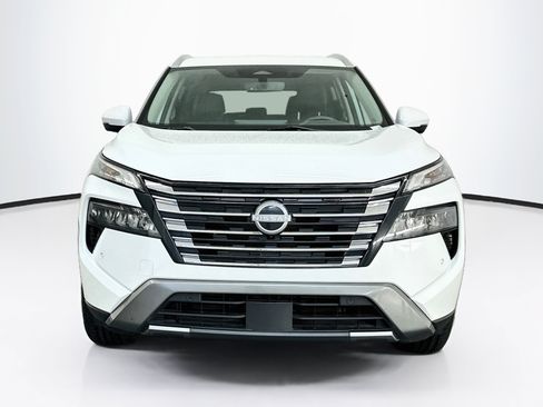 Used 2024 Nissan Rogue SL AWD/4WD image 2