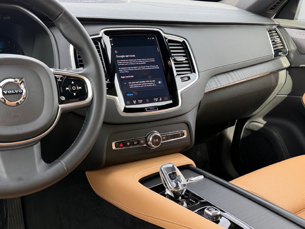 Certified 2025 Volvo XC90 T8 Ultra w/ Protection Package Premier AWD/4WD image 14