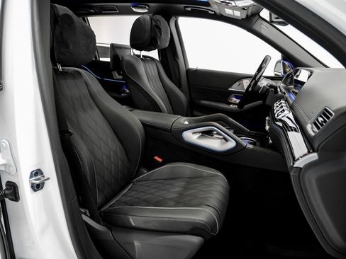 Used 2026 Mercedes-Benz Maybach GLS 600 4MATIC image 30