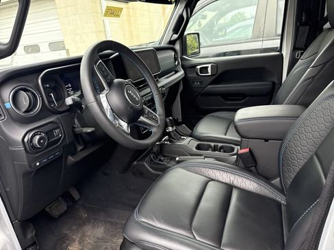 Used 2024 Jeep Wrangler High Altitude AWD/4WD image 22
