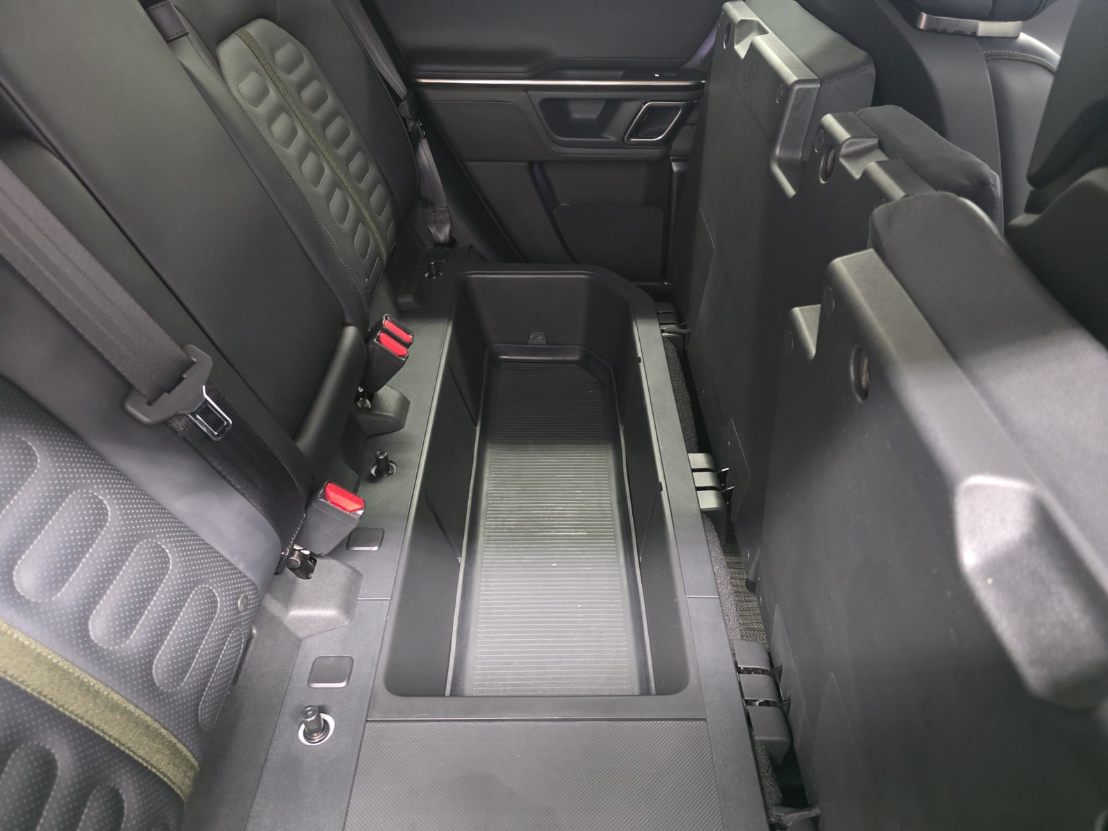 Used 2024 Rivian R1T Adventure Dual AWD/4WD image 24