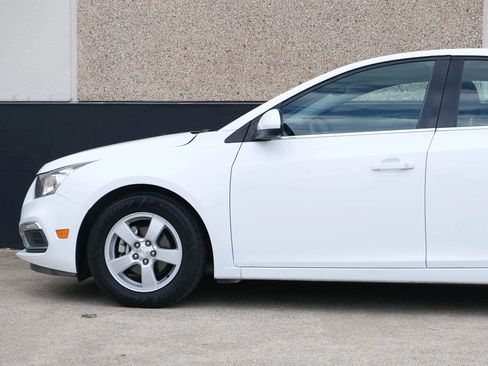 Used 2015 Chevrolet Cruze LT w/ Enhanced Safety Package FWD image 7