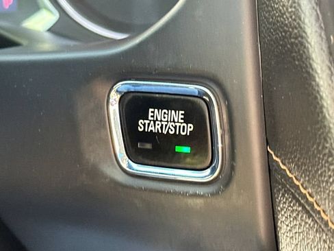 Certified 2022 GMC Acadia AT4 AWD/4WD image 37