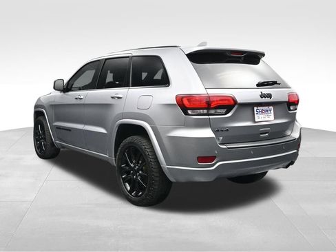 Used 2021 Jeep Grand Cherokee Laredo X AWD/4WD image 3