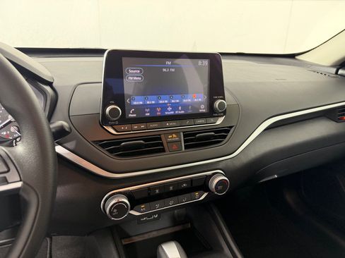 Used 2022 Nissan Altima 2.5 SV FWD image 14