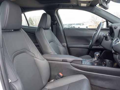 Used 2024 Lexus UX 250h AWD w/ Premium Package image 22