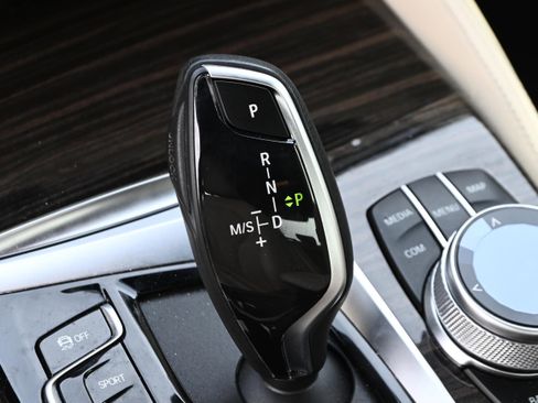 Certified 2022 BMW 530i 530i w/ M Sport Package image 17