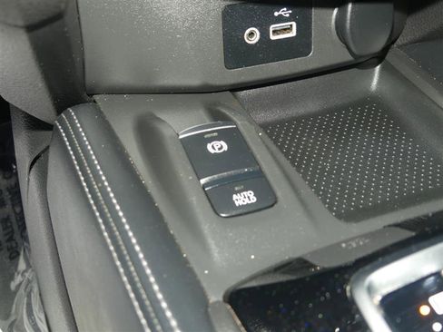 Used 2018 Nissan Rogue SL w/ Premium Package image 39