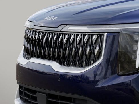 Certified 2025 Kia Carnival EX image 25