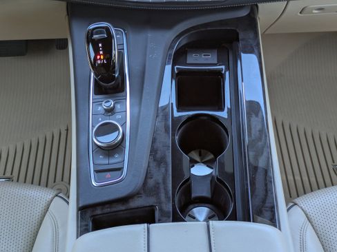 Used 2021 Cadillac Escalade Premium Luxury AWD/4WD image 6